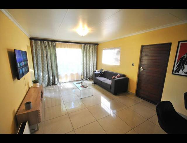 2 BEDROOM APARTMENT FOR SALE IN MULBARTON